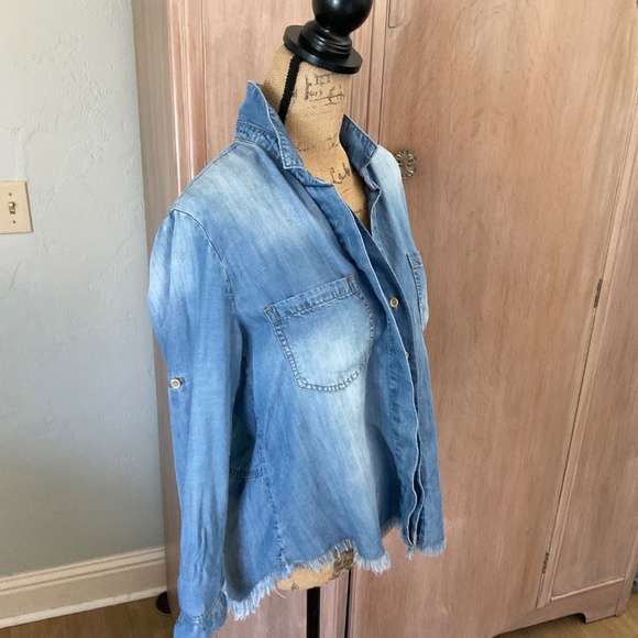 Anthropologie Cloth & Stone Chambray Button Down denim western boho summer layer - Picture 12 of 16